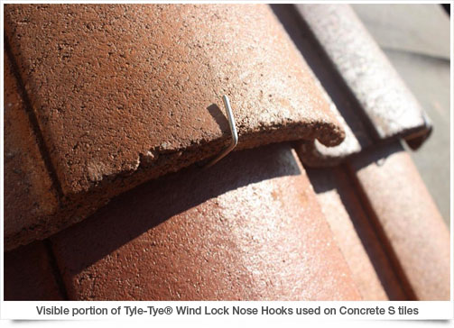 Roof clip with hook for clay tile - NORD. Concrete protection